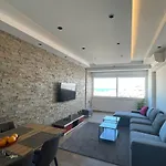 Apartman With A And Ocean View