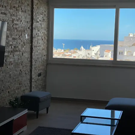 With A And Ocean View דירה לאגוּ‏ש